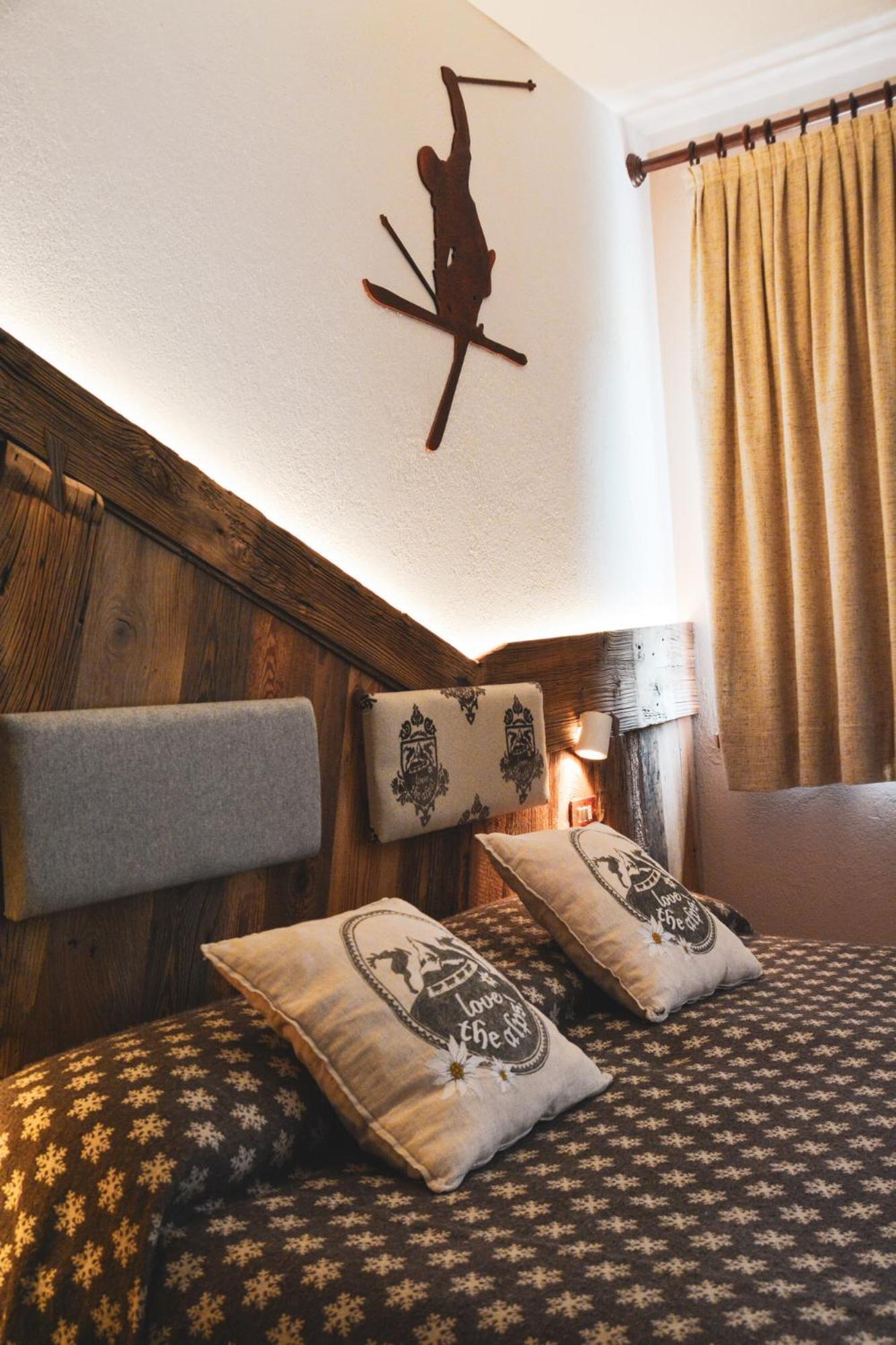 Hotel Chaberton Cesana Torinese Ngoại thất bức ảnh
